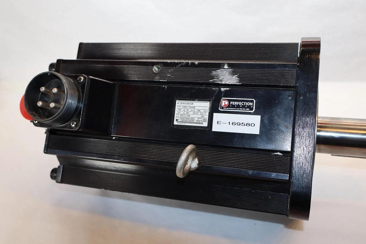 Used Yaskawa AC Servo Motor SGMG-75A2AB SGMG75A2AB 7500w 200v 1500r/min 54.7a