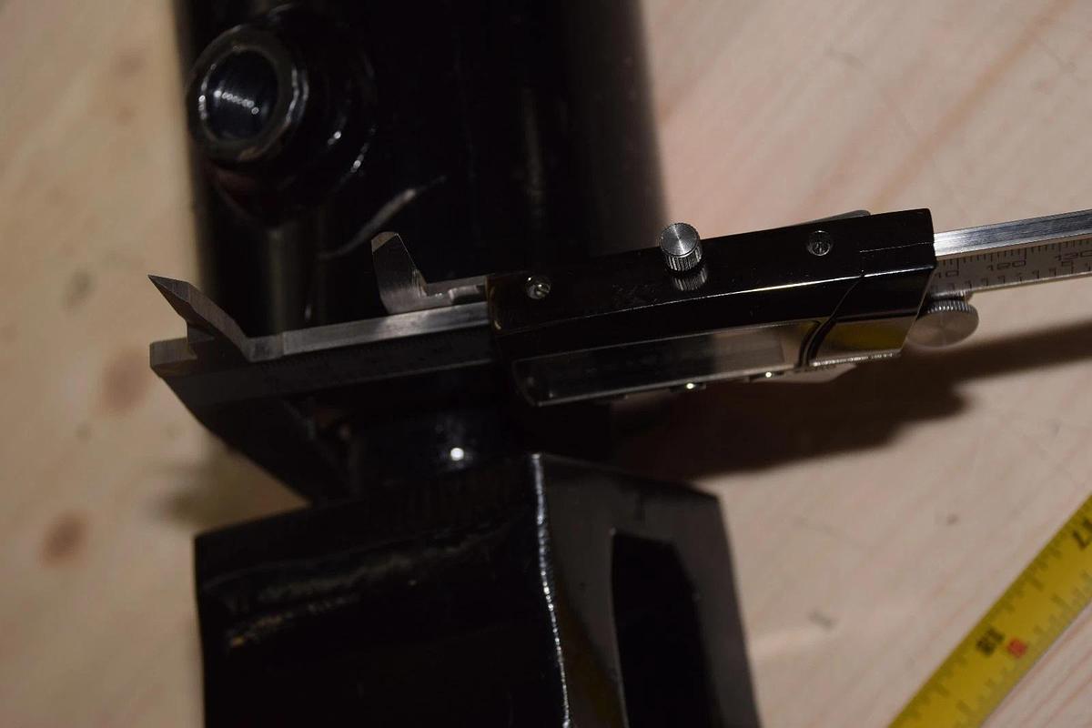 Hydraulic Cylinder 242805-2-48 9035193 G28203551 22" L  12" stroke  1-1/2" rod