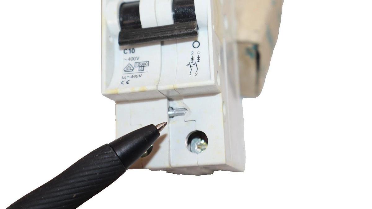 Siemesn 5SX4 210-7 , 5SX4210-7 Miniature Circuit Breaker (New)