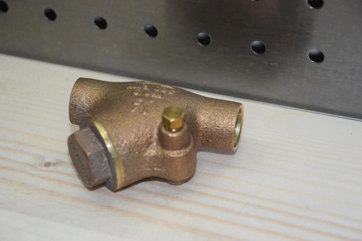 Used 1/2" SWEAT BRASS SWING CHECK VALVE
