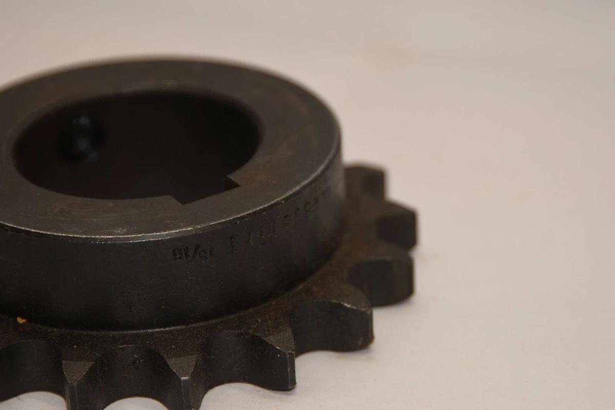 (NEW) TB WOODS 60B17F1 15/16 1-15/16" Bore 17 Teeth Sprocket