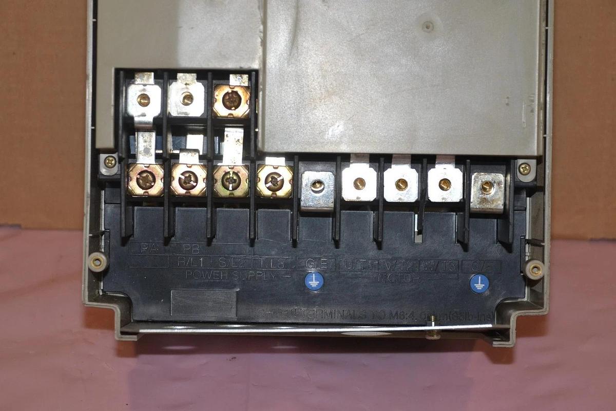 Used TELEMECANIQUE SQUARE D DRIVE ATV18D23N4 20 HP 15 KW 3 PH 460 V 60 A