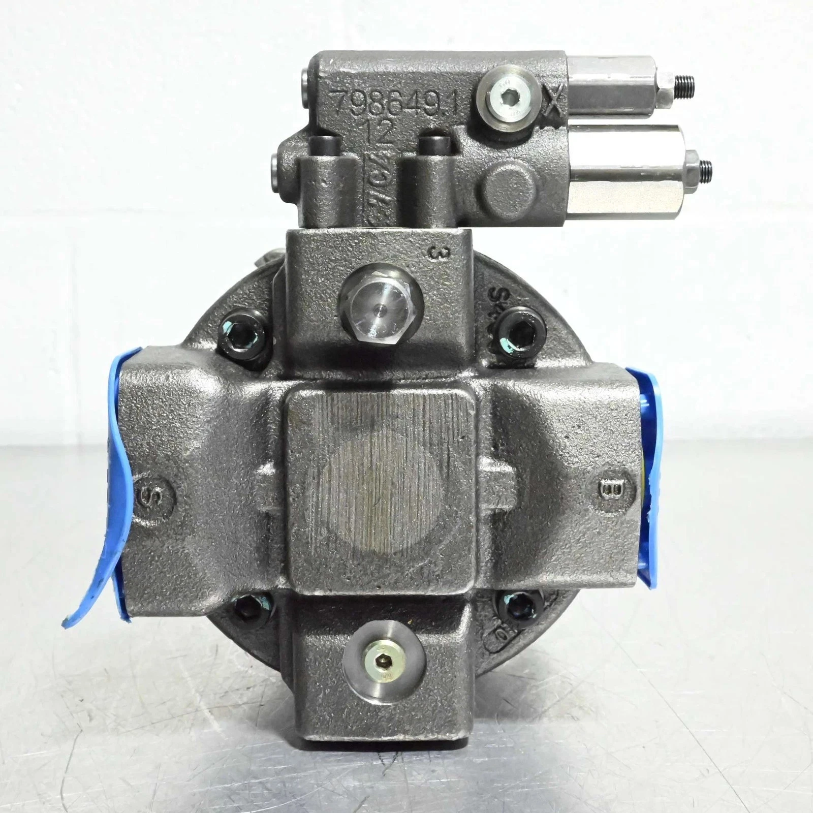 Rexroth Hydraulic Piston Pump R910903160/000 A10VS028DFR/31R-PPA12N00 (NOS)
