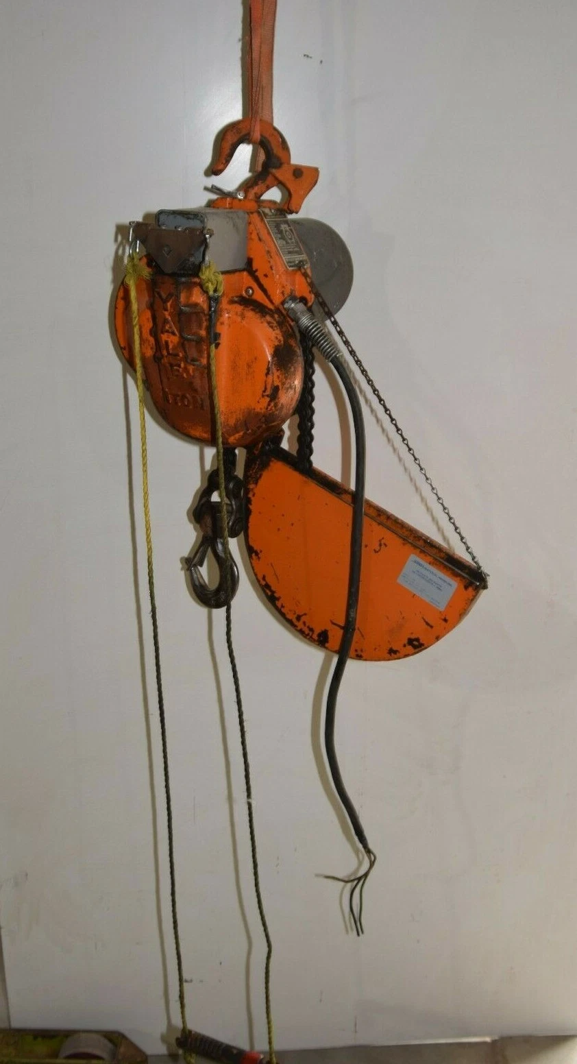 Used Yale Electric Chain Hoist 1 Ton 2000lb 1K9FPG3 3Ph 440v 1K9FPG3N 10' Chain Drop