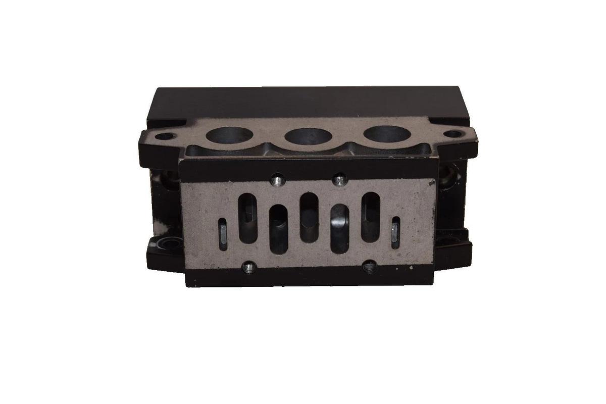 Used Ross Manifold Sub-Base Base 665K91 VDMA 24 345 C2 , VDMA24345C2