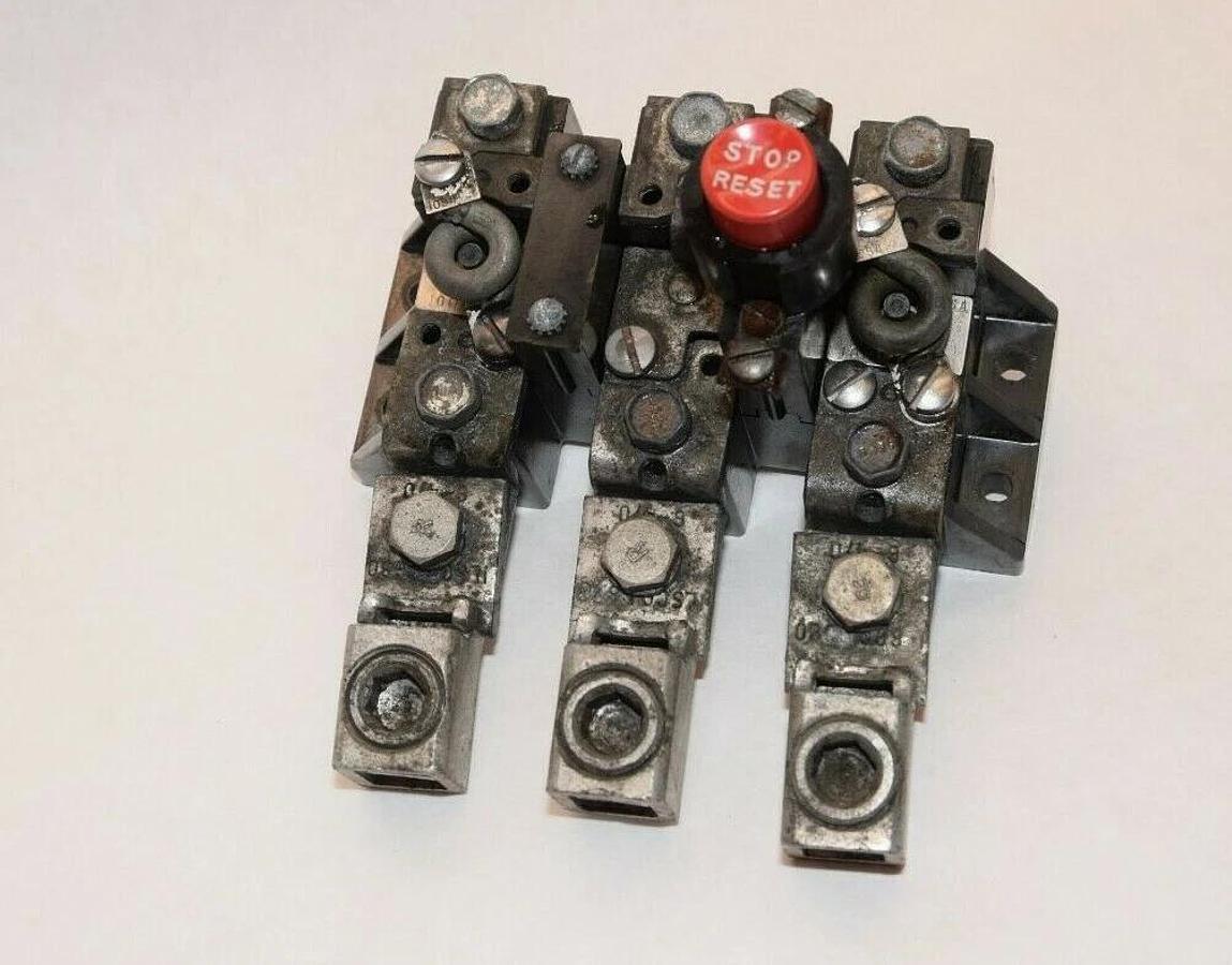 Used CUTLER HAMMER 10-3299-5 1032995 3 Pole Stop/Rest Relay