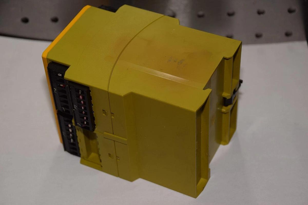 Used PILZ PNOZ-X9P-24VDC,SafetyRelay PNOZ X9P 24VDC 7n/o 2n/c 2so  777609 174935