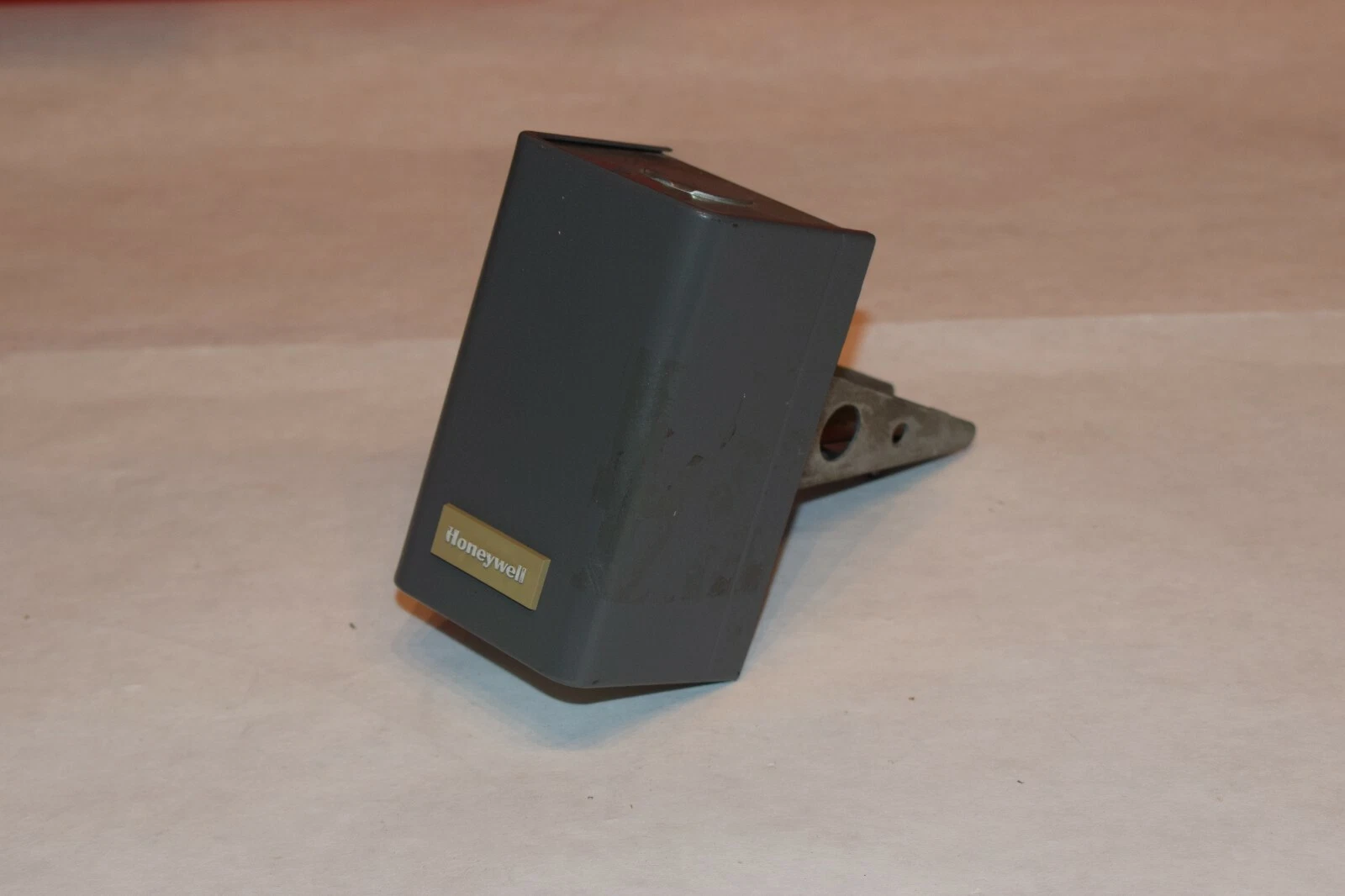 NEW HONEYWELL L4069A1011 3" INSERTION LIMIT CONTROLLER