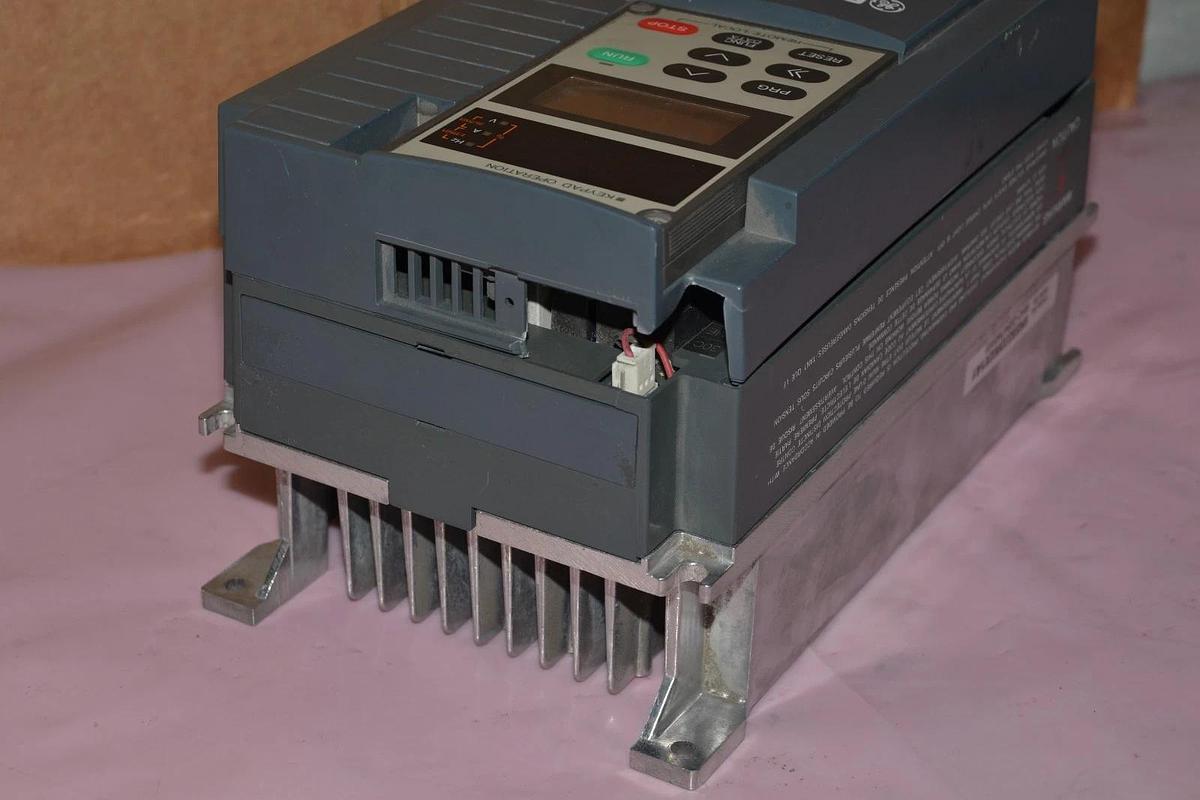 Used FUJI ELECTRIC AF-300E$ 6KE$232002X1A1 380-480V 12.6A 50/60Hz DRIVE