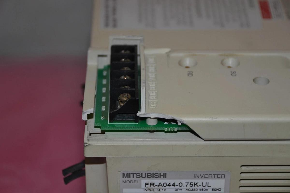 Used MITSUBISHI DRIVE FR A044 0 75K UL FRA044075KUL FR-A044-0.75K-UL 3HP 4.1A  *READ*
