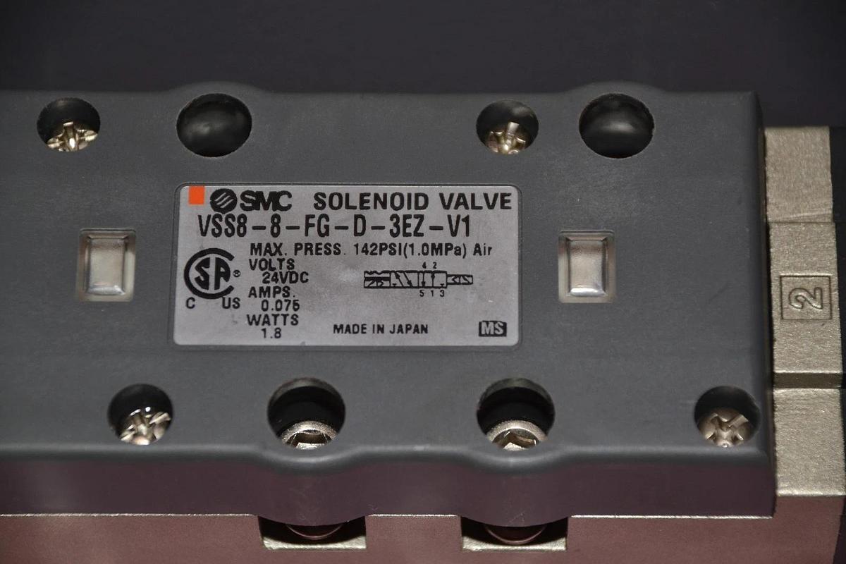 Used SMC VSS8-8-FG-D-3EZ-V1 VSS88FGD3EZV1 VALVE