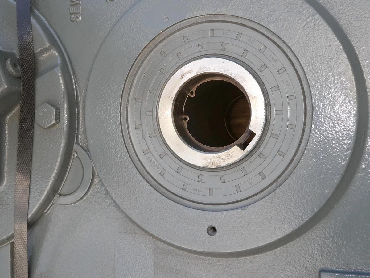 Refurbished Sew Eurodrive Gearbox FA87GAQA190/3, 262 2A7F2C10515879 FA87GAQA190/3,262 11.5:1