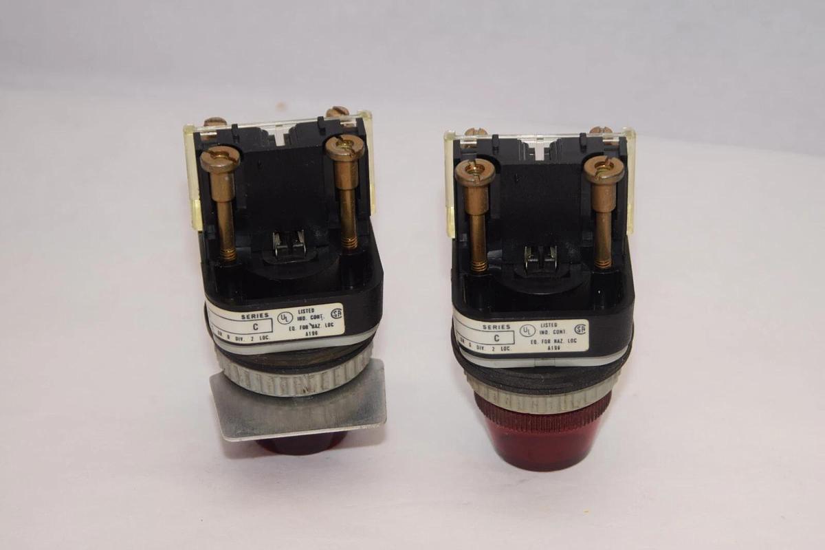 Used (Lot of 2) ALLEN BRADLEY 800H-QR10 Series C Red Indicator Light