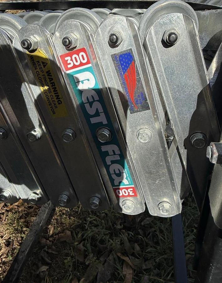 Used BEST DIVERSIFIED BEST FLEX 300 24 Gravity Skatewheel Conveyor 24" w 25' long