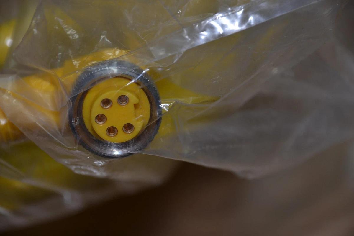 Used TURCK ELEKTRONIK WKV56-10M  WKV5610M U0918-10 New