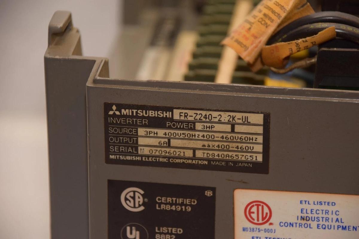 Used MITSUBISHI FR-Z240-2.2K-UL 3HP 3 hp 3PH 400-460V Motor Inverter Drive