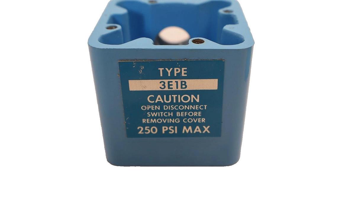 Warrick Controls 3E1B 250psi Single Probe Fitting (New)