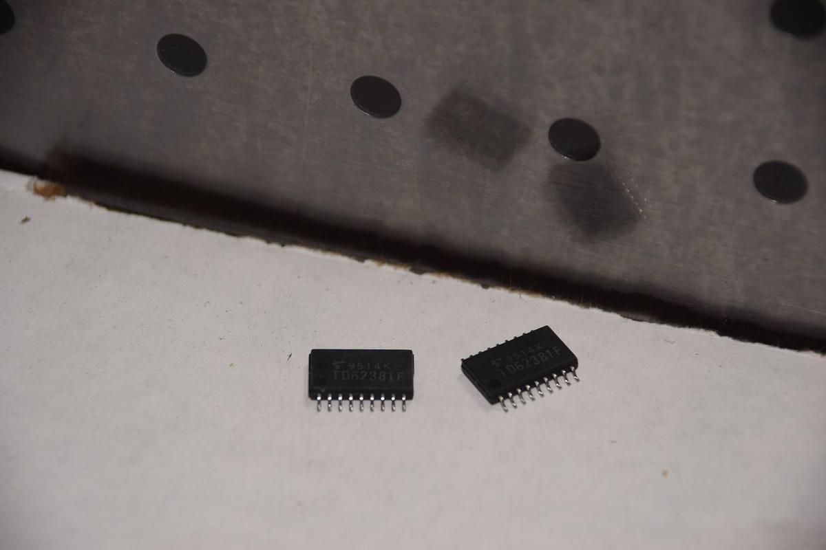 (LOT OF 2) TD TD62381F 8CH LOW SATURATION SINK DRIVER IC NEW