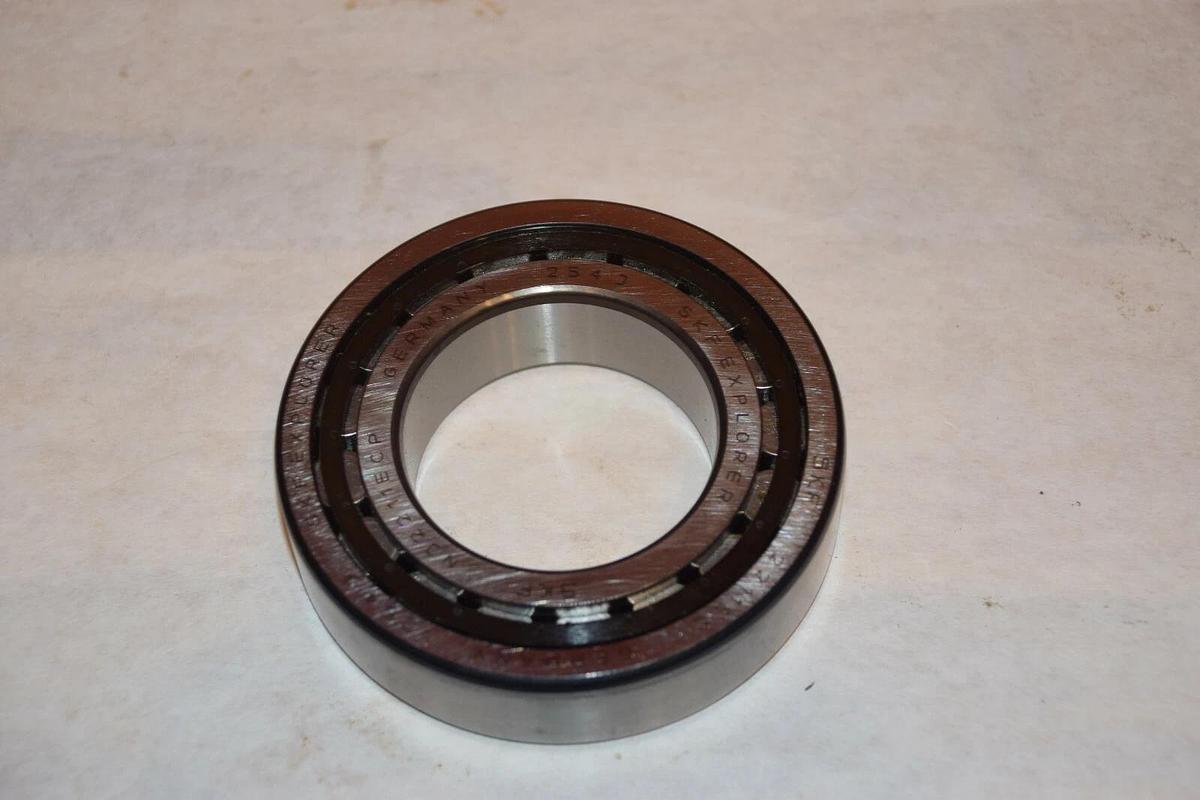 NEW SKF 2211EC EXPLORER CYLINDRICAL BALL BEARING