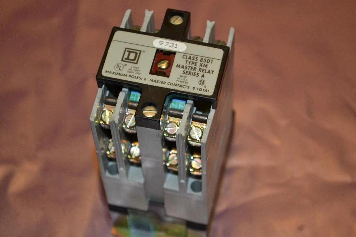 Used Square D Master Relay 8501 XMO 60 8501XMO60 110/120V