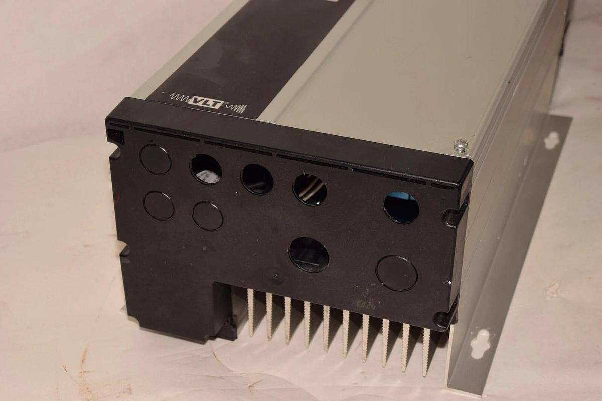 Used DANFOSS VLT5011PT5C54SBR1DLF00A00C0 VLT 5000 12.2kVa Drive