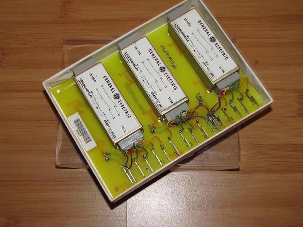 Used NEW GENERAL ELECTRIC IC3600KMVB2  RELAY BOARD IC3600