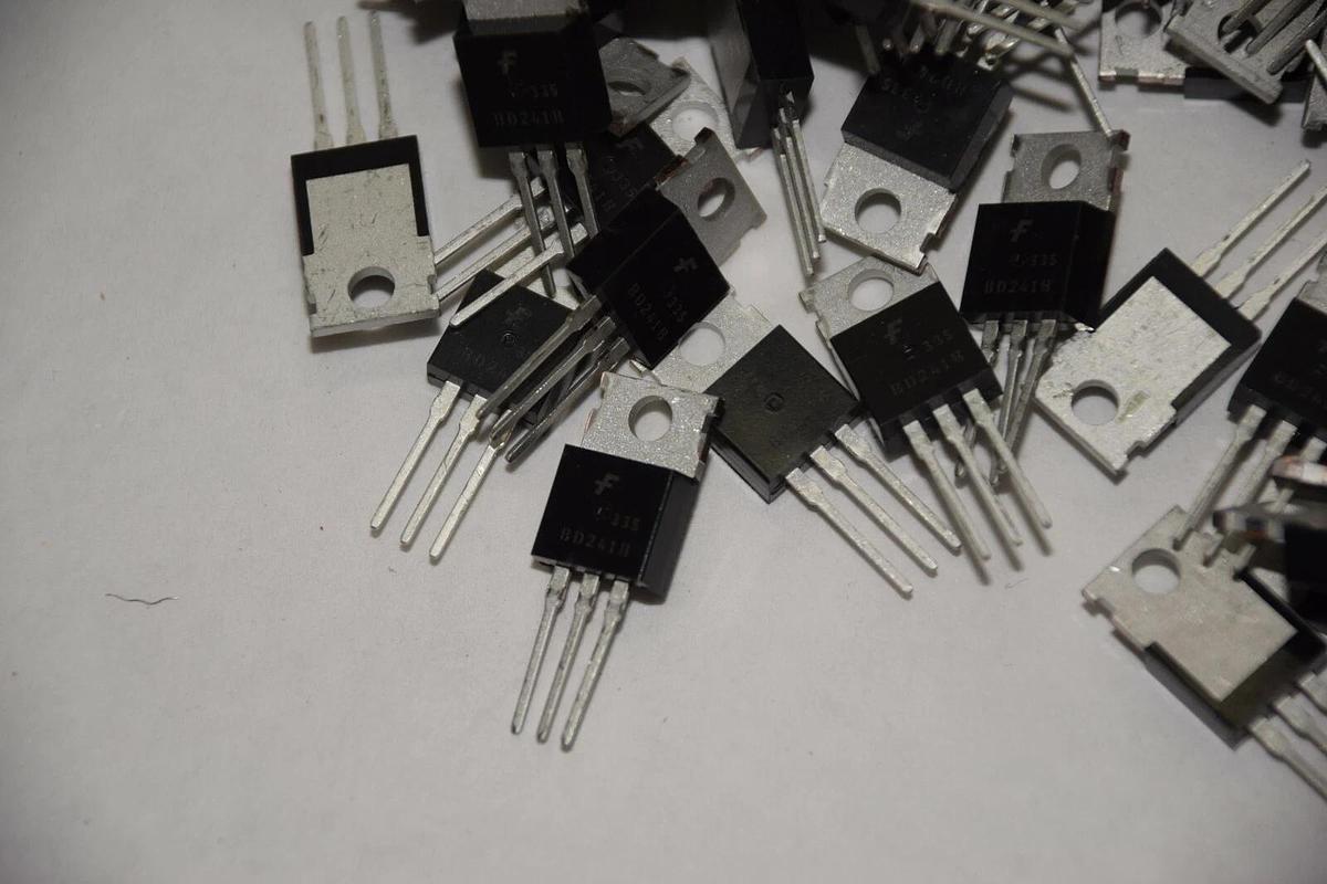 Used (LOT OF 90) FUJITSU BD241B POWER TRANSISTOR