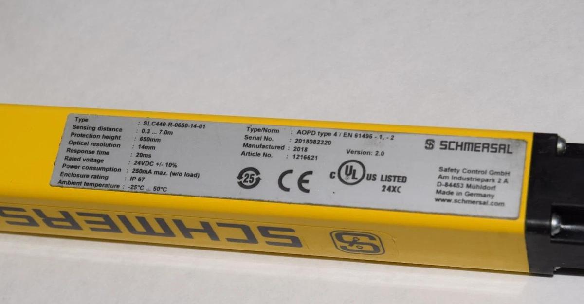 Schmersal Safety Light Curtain SLC440-R -0650-14-01 Receiver .3-7.0m 24VDC (new)