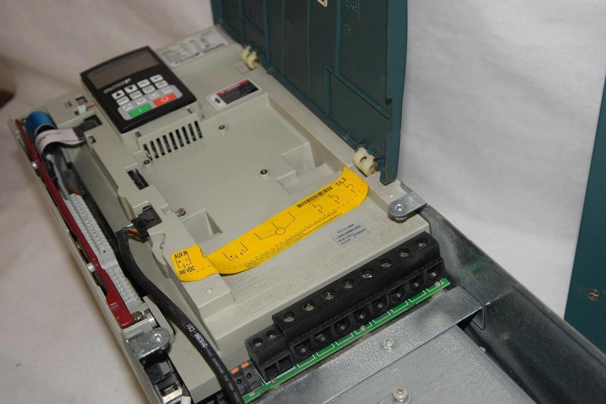 Used RELIANCE ELECTRIC GV6000 6V41-077TA  AC Drive Ser. B 60HP  6V41 077TA 460V