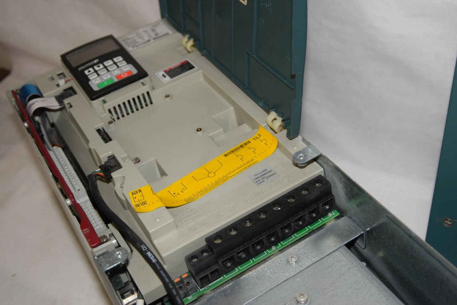 Used RELIANCE ELECTRIC GV6000 6V41-077TA AC Drive Ser. B 60HP 6V41 077TA 460V