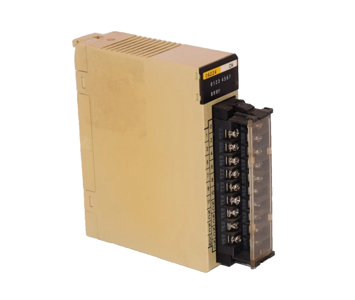 Used OMRON C200H-0A224 C200H0A224 250Vac 0.5A/Point , 2A/Unit Output Unit Module