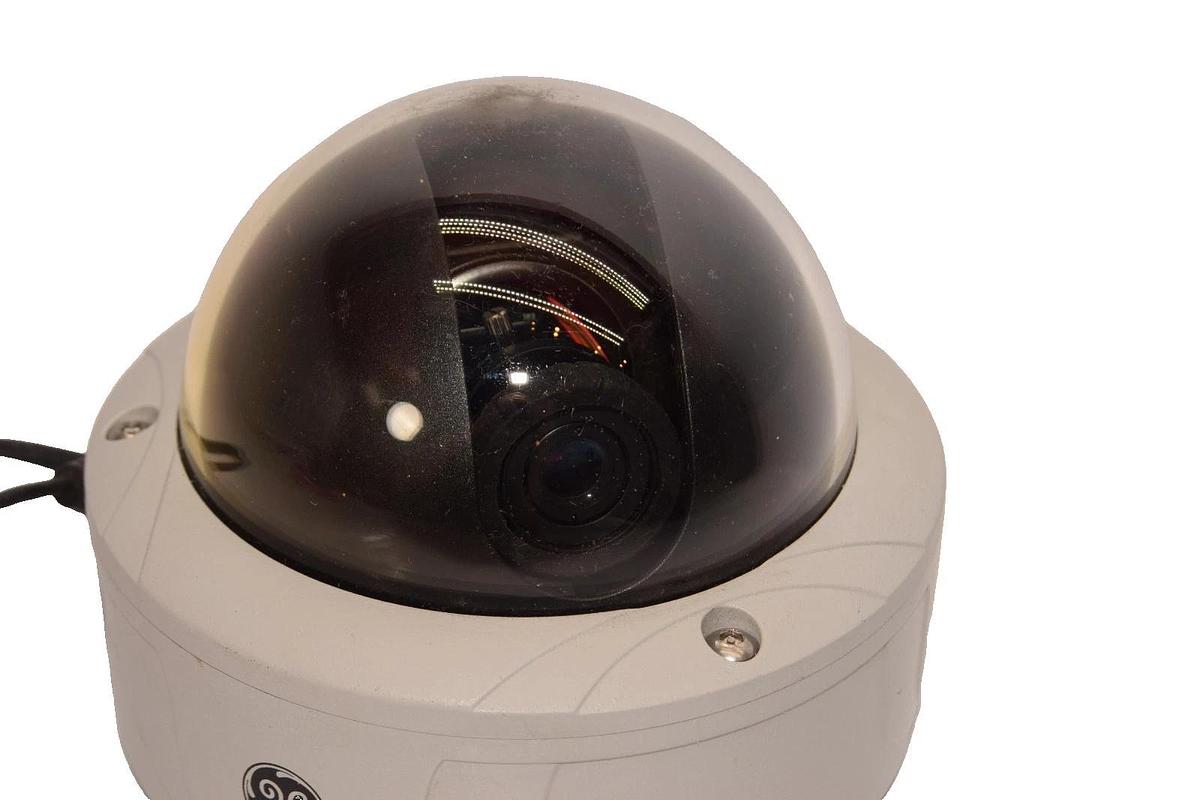Used GE Security Camera GEC-DRHDN-VA9 1/3" Color 9-22mm 500TVL Rugged Dome