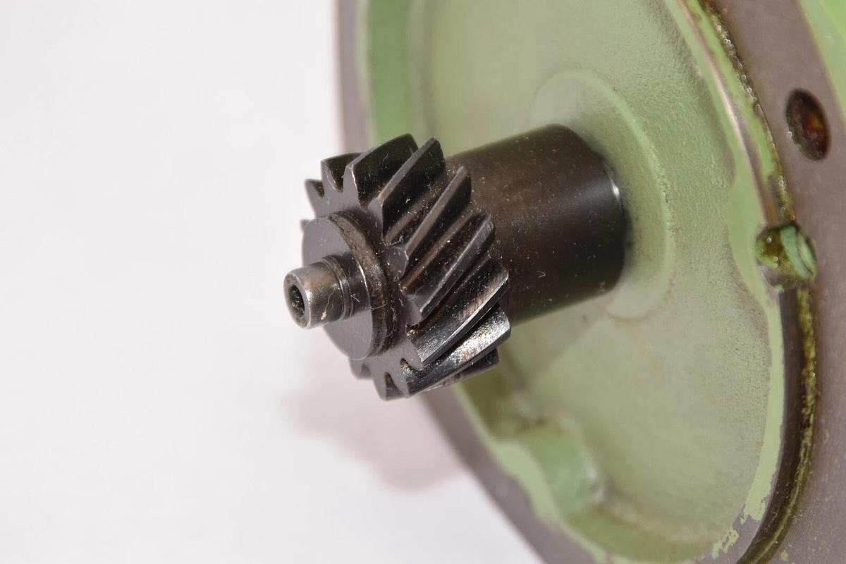 Used VEM MOTORS THURM KPR 63 G 6 273784207 265/460V 60Hz 0.30kW Electric Motor