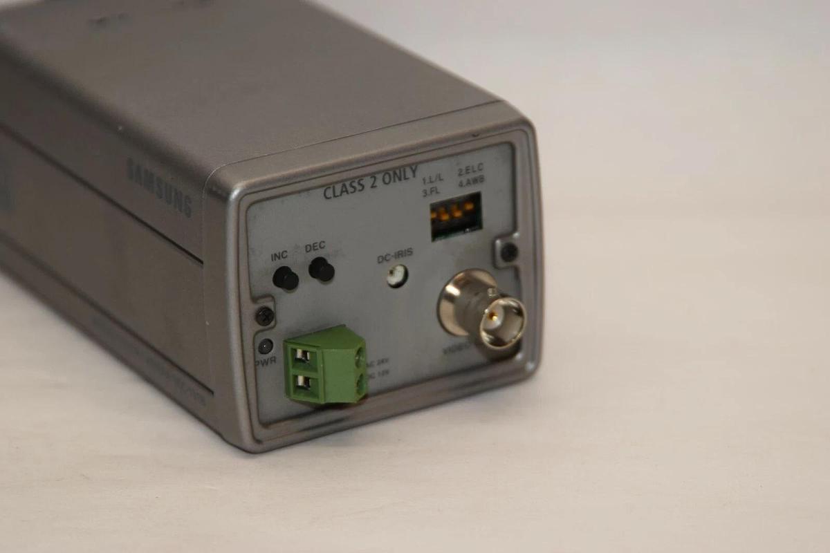 Used SAMSUNG SCC-131B Digital Color 520 Horizontal Resolution 24V 3W Security Camera