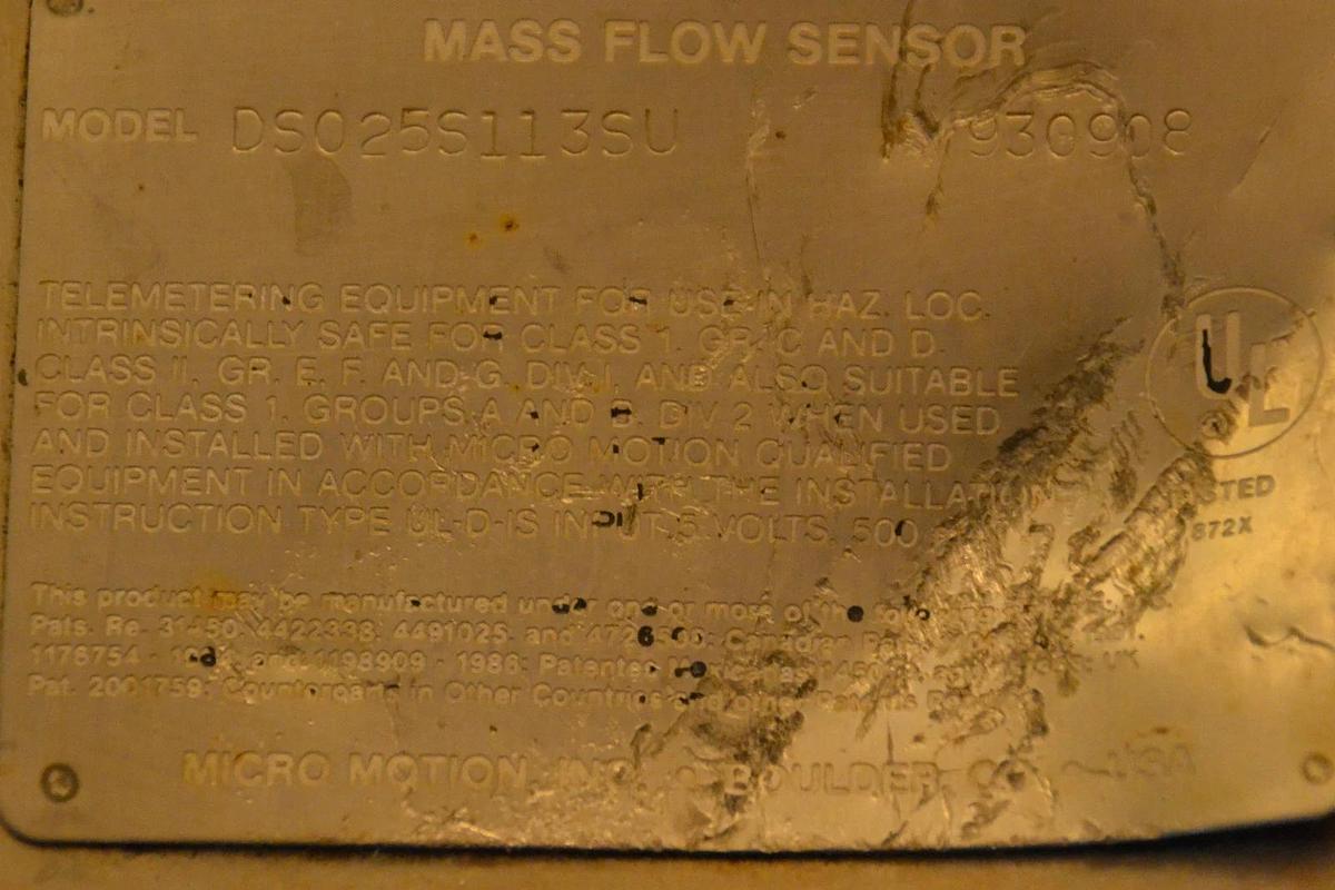 Used MICRO MOTION MASS FLOW SENSER TRANSMITTER DS025S113SU