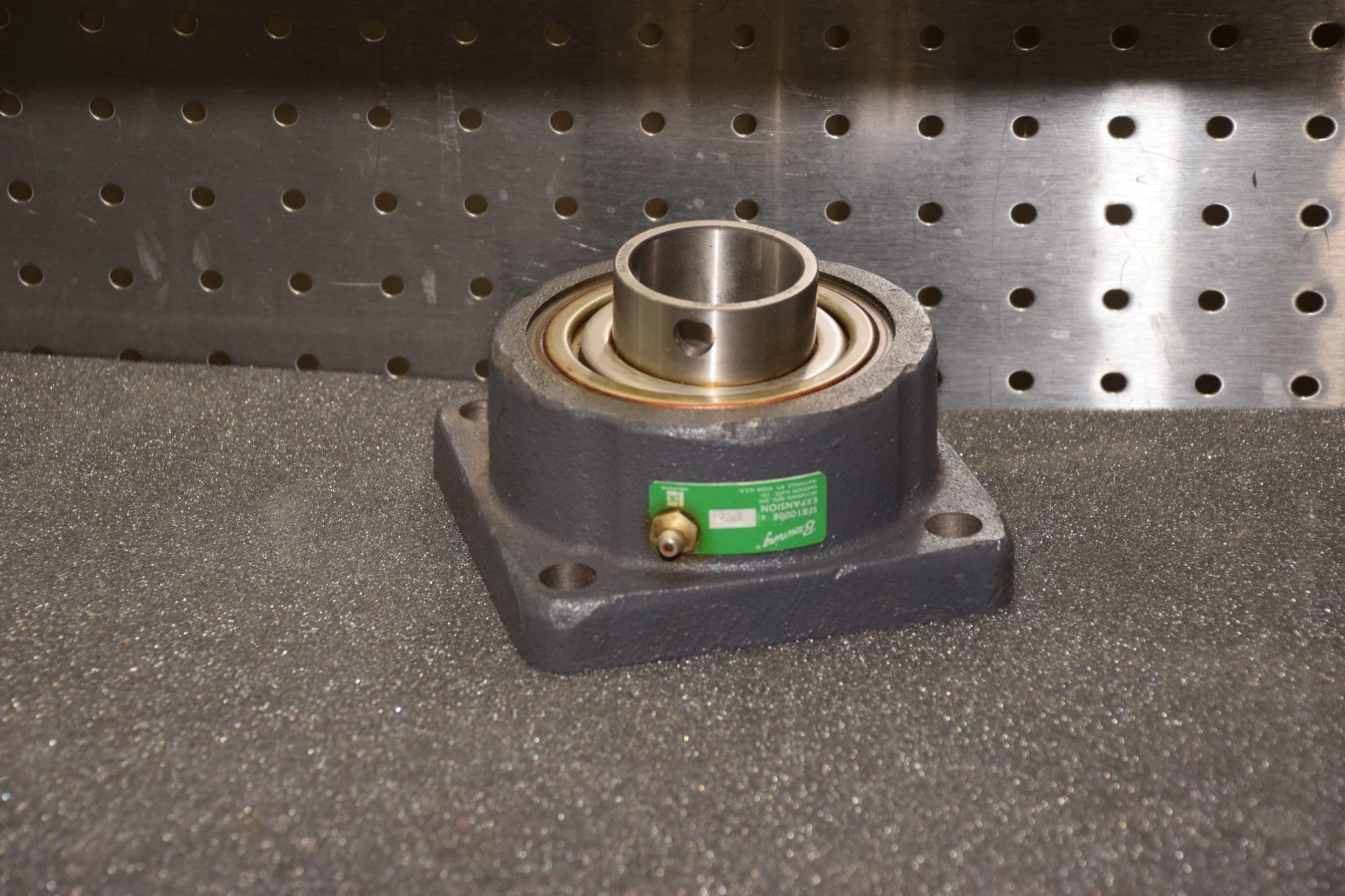 BROWNING SFB100E X 1-11/16 SPHERICAL FLANGE BLOCK NEW