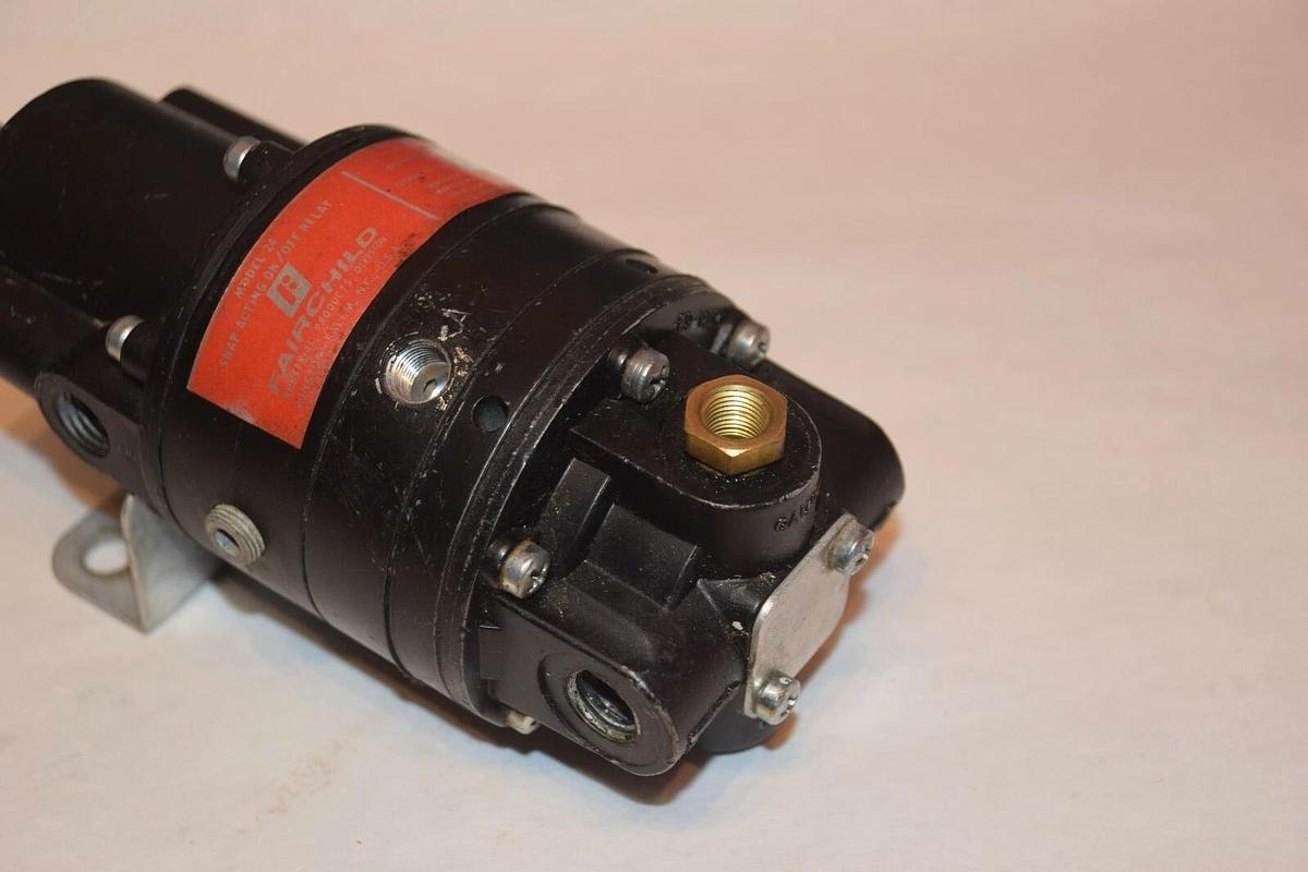 Used FAIRCHILD MODEL 24 0.5-30 SPRING RANGE 10-120psig Snap Acting ON/OFF Relay