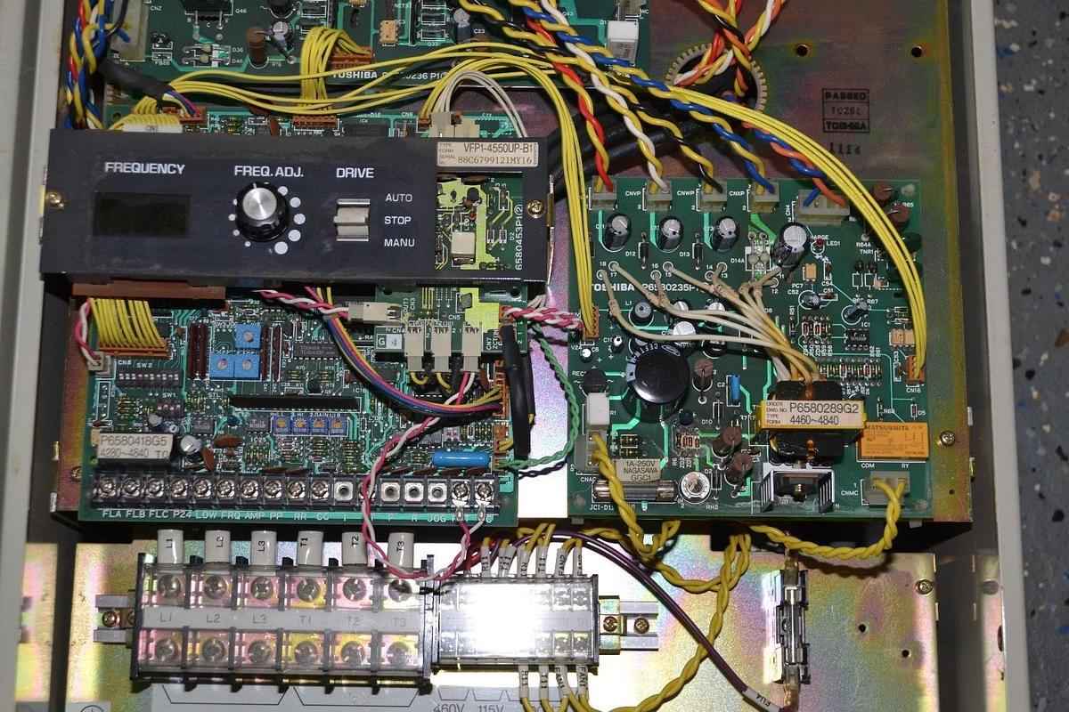 Refurbished Toshiba VFP1-4550UP-B1 Transister Inverter Drive  460V 50HP VFP14550UPB1