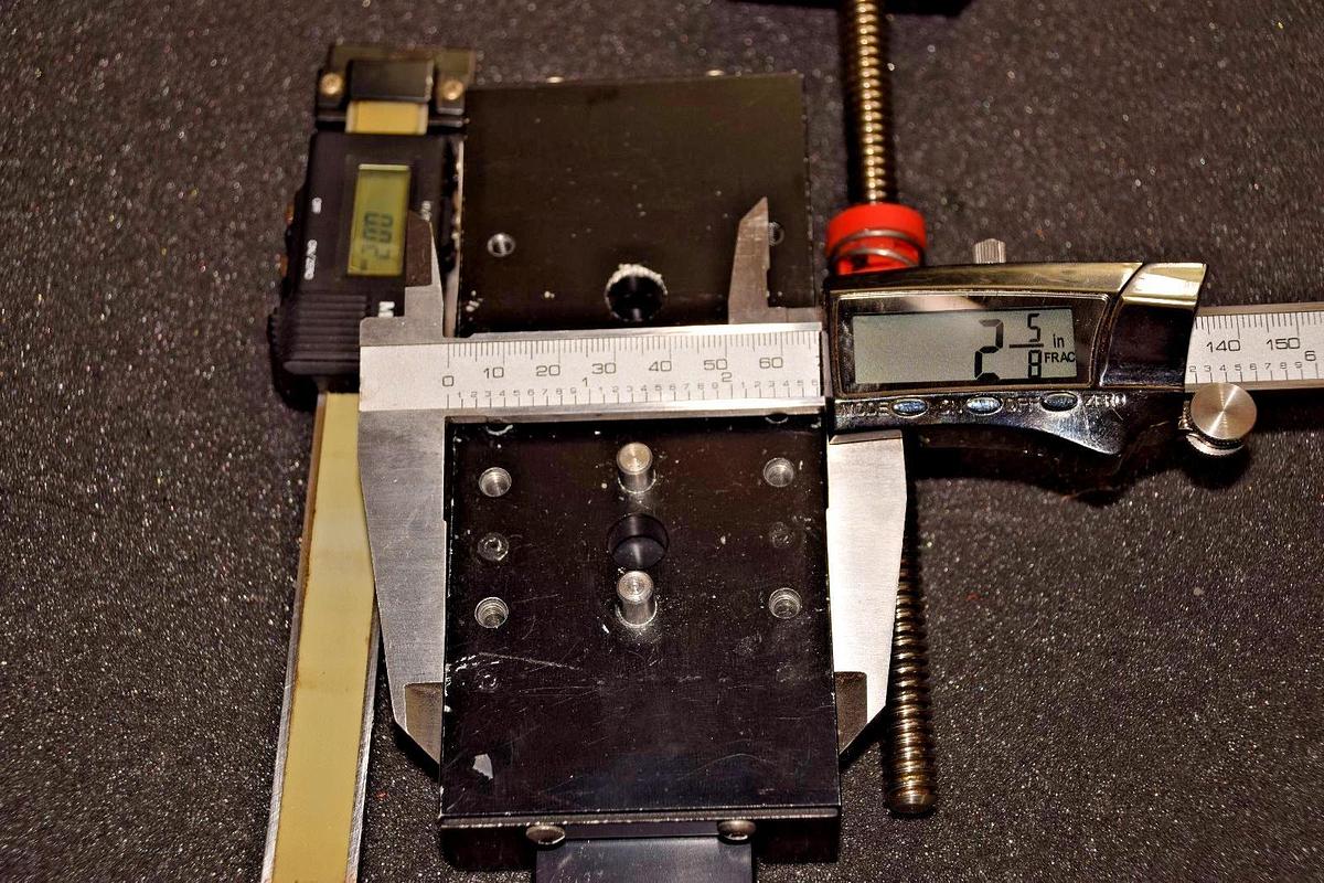 Used PARKER DAEDAL LINEAR SLIDE W/MITUTOYO CALIPER POSITIONING SYSTEM