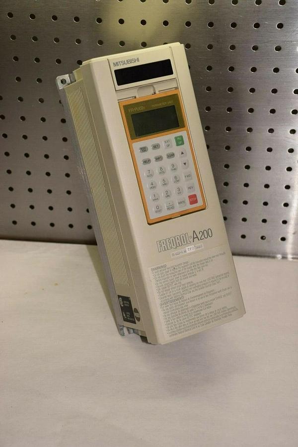 Used Mitsubishi Freqrol A-200 Inverter FR-A220-0.4K-TF2 FR-A220-0.4K-UL FRA22004KTF