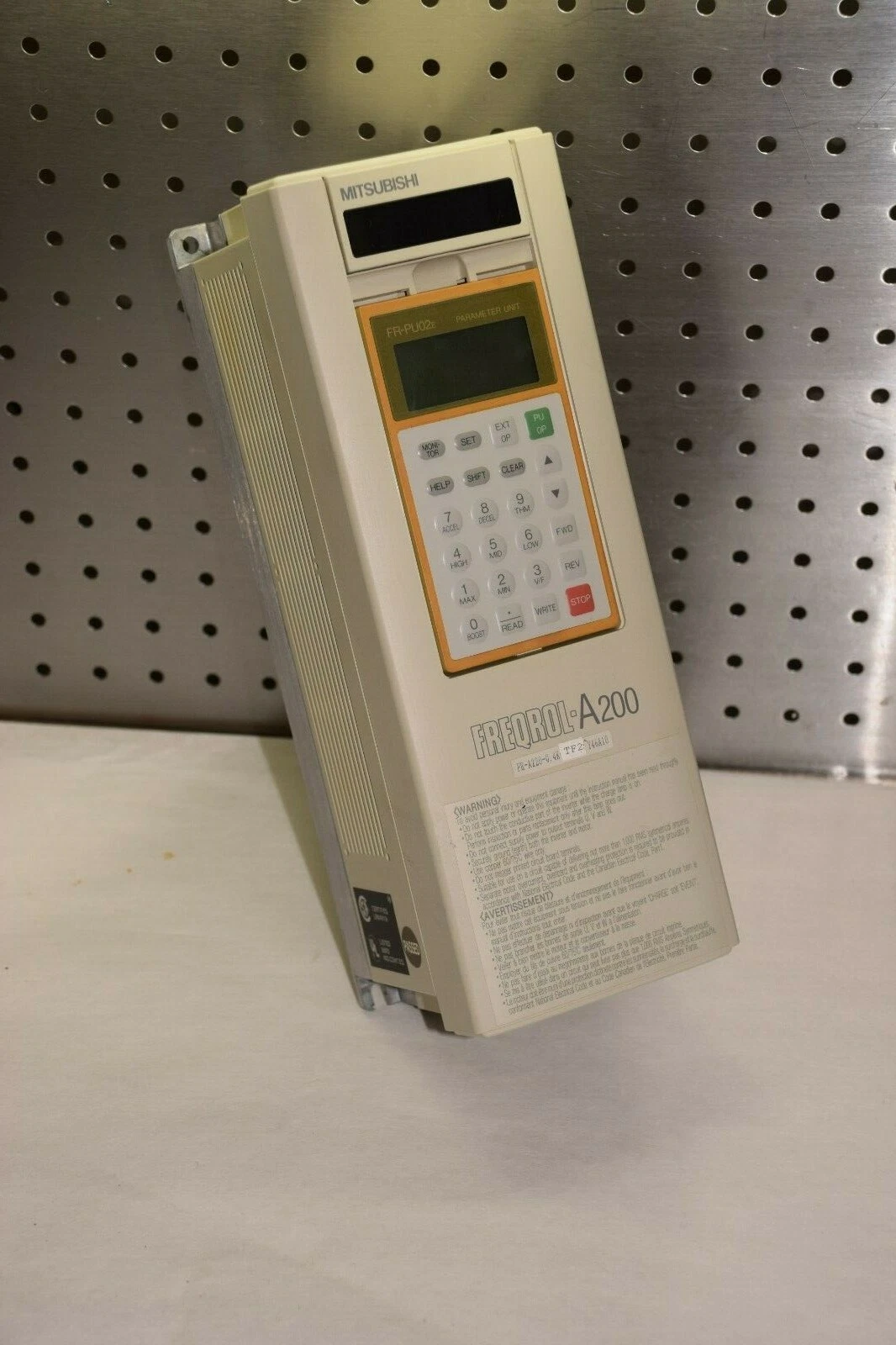 Used Mitsubishi Freqrol A-200 Inverter FR-A220-0.4K-TF2 FR-A220-0.4K-UL FRA22004KTF
