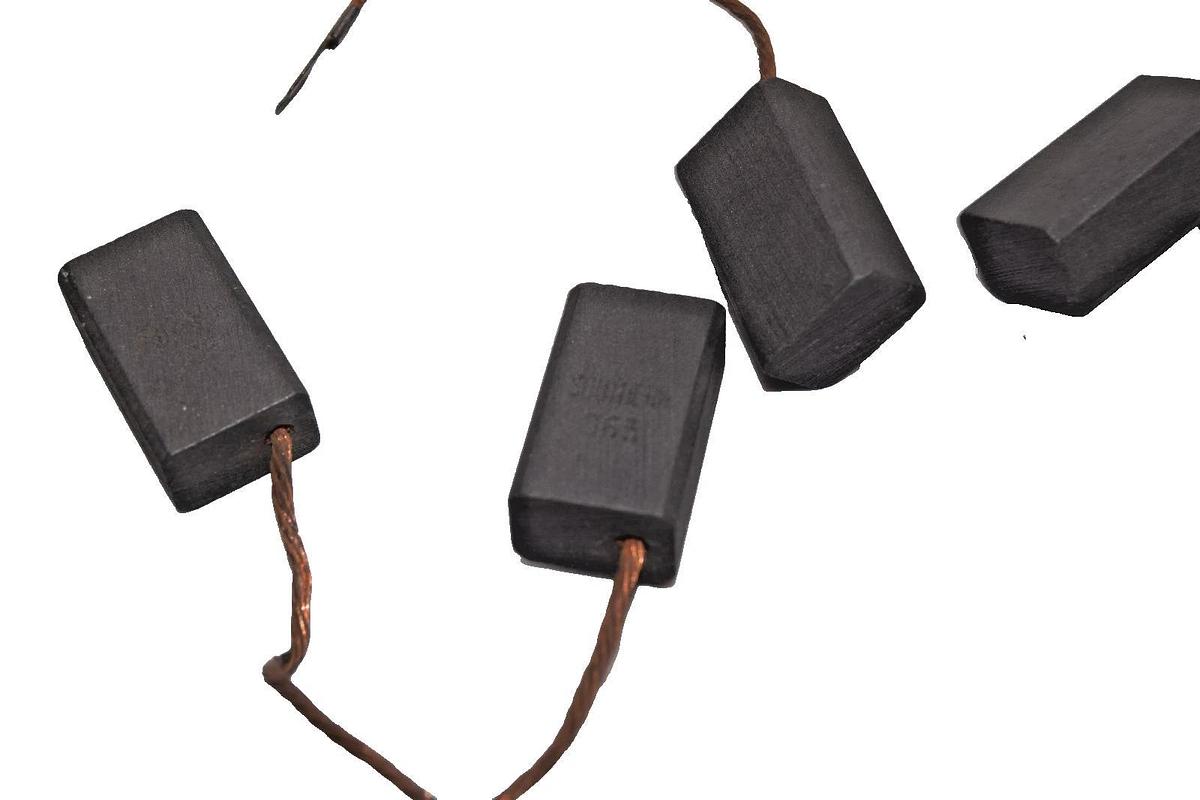 Southern Carbon Motor Brush Brushes 965  1-1/4"x3/4"x1/2"  (Lot of 4 - New)