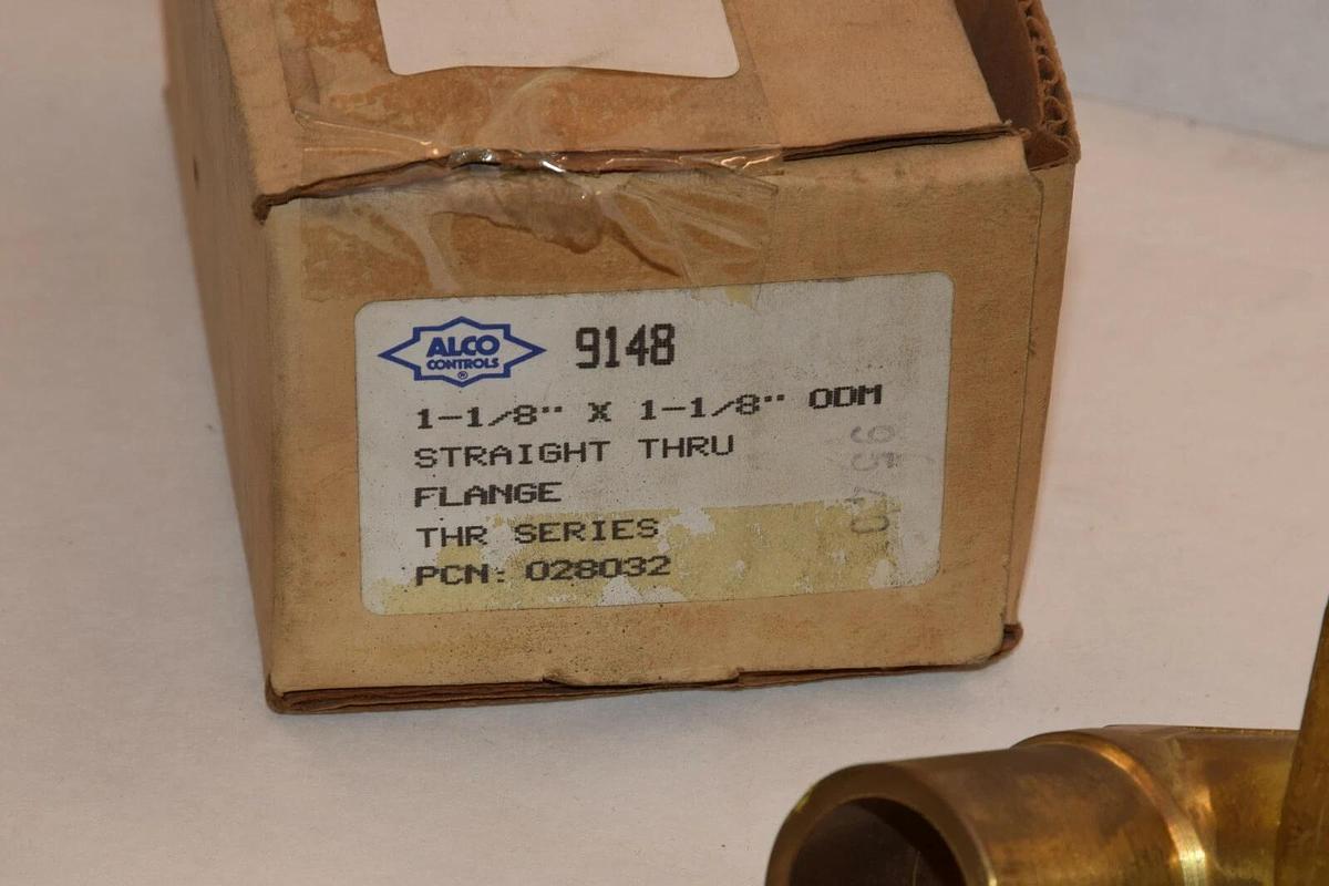 NEW ALCO 9148 028032 1-1/8" x 1-1/8" STRAIGHT THRU FLANGE BODY