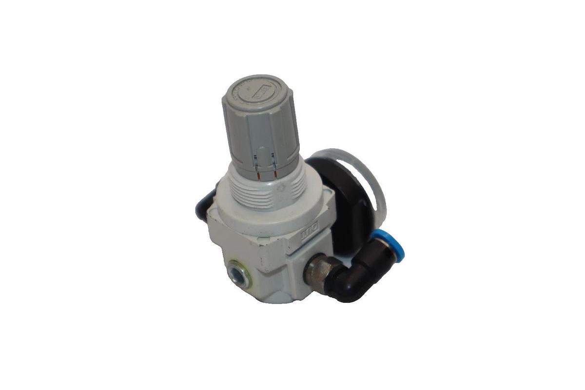 Used SMC AR10-M5BG-A , AR10M5BGA 0.05-0.7MPa Pneumatic Regulator