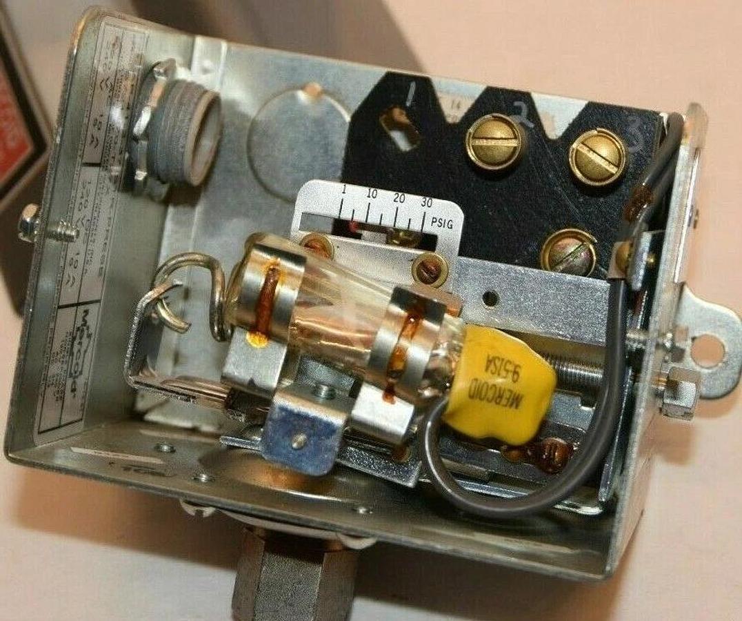 (NEW) MERCOID AP-41-2-37-STR-PRESE S721170-T27X 1-30psig Pressure Switch