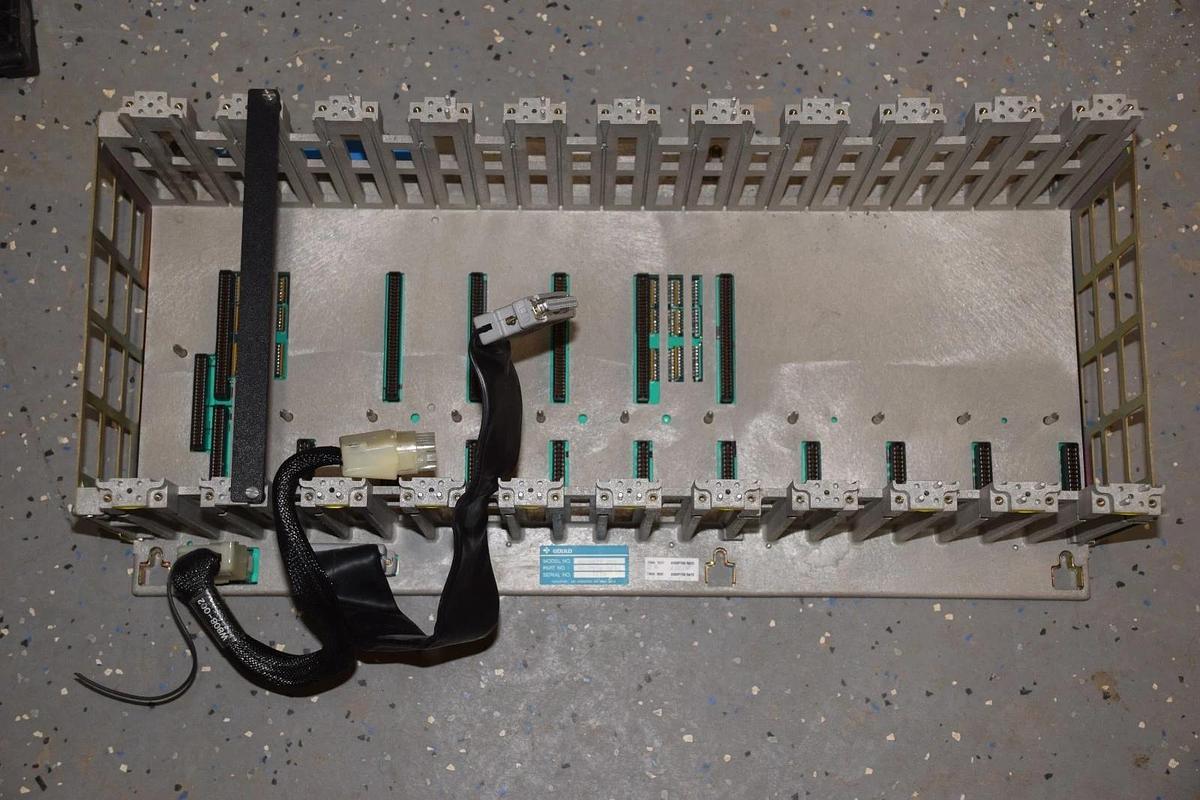 Used GOULD 984 SERIES AS-H827-209 AS-9536-000 PRIMARY HOUSING 11 SLOT RACK
