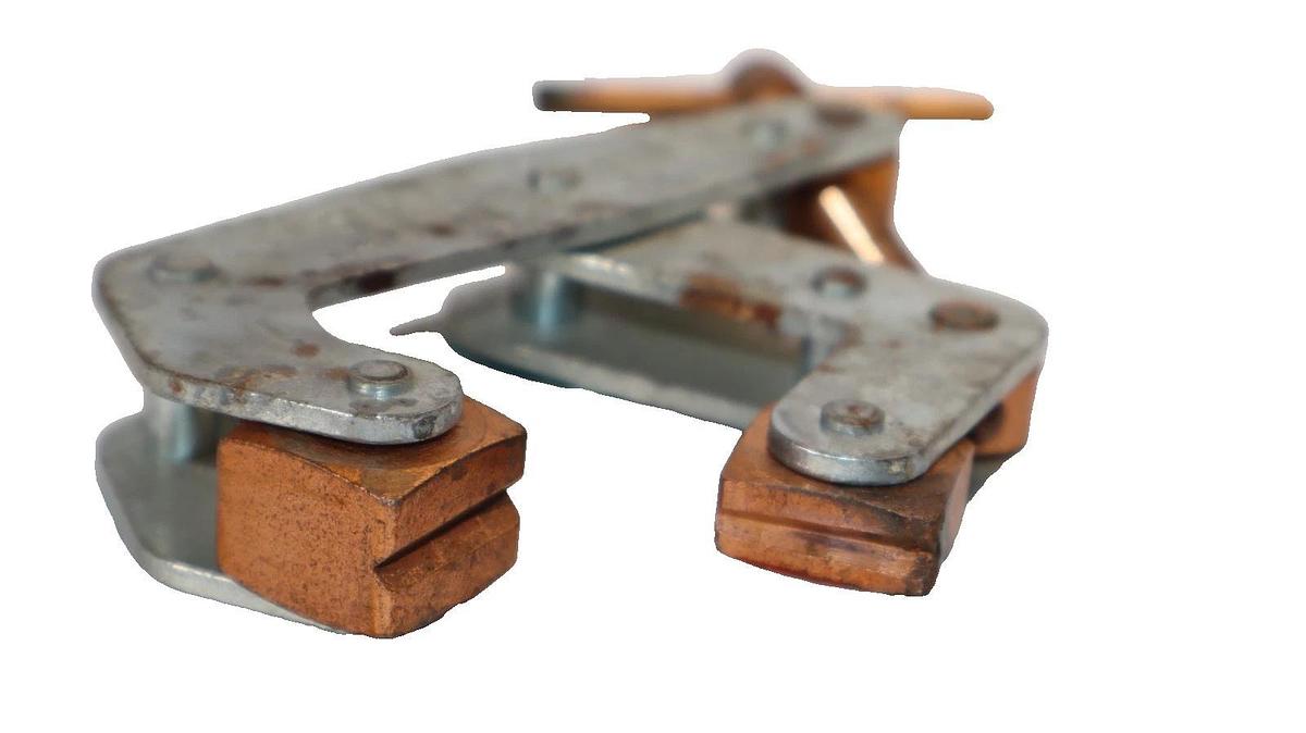 Used Clamp Mfg. Kant Twist Clamp No. 410, 3"  T-handle Multipurpose Welding Clamp