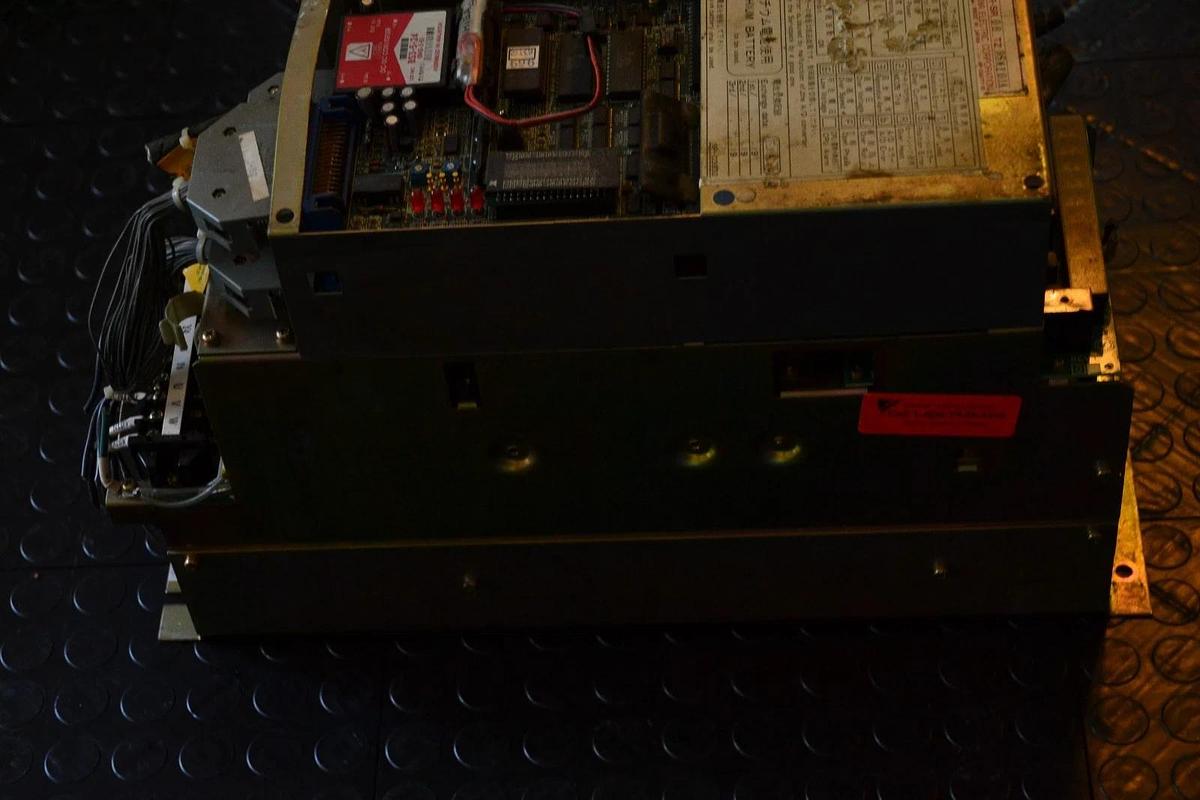 Used Yaskawa ServoPack Drive CACR-SR06TZ0SMY01A CACR-ST06TZ9SMY01A