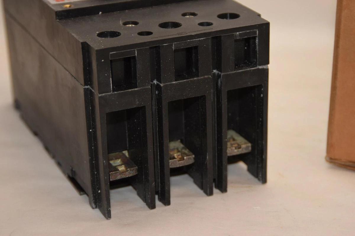 (NEW) ABB ESB63110L 110A 110 Amp A 600V 3P Circuit Breaker