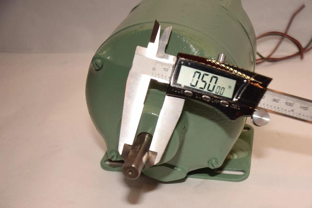 Used GENERAL ELECTRIC 2JA33BB1 110V 60Hz 12.70mm Shaft Electric Motor